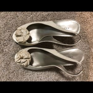 Karen Scott Gold / Cream Linen Heels